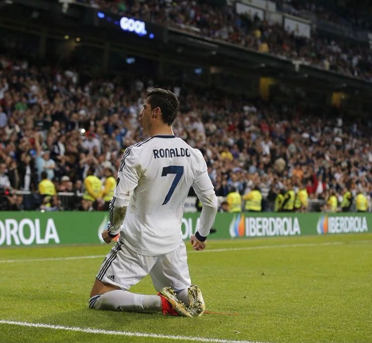 JERSEY LOCAL REAL MADRID 2013 - Image 6